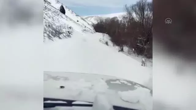 Son dakika haber... Filyasyon ekipleri aşı yapmak için karlı yolları paletli ambulanslarla aşıyor Son dakika haber... Filyasyon ekipleri aşı yapmak için karlı yolları paletli ambulanslarla aşıyor