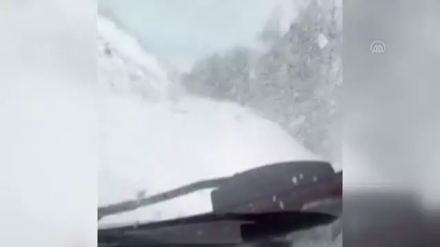 Son dakika haber... Filyasyon ekipleri aşı yapmak için karlı yolları paletli ambulanslarla aşıyor Son dakika haber... Filyasyon ekipleri aşı yapmak için karlı yolları paletli ambulanslarla aşıyor