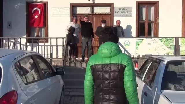 Fransa'dan bisikletle yola çıkan 2 seyyah Ankara'nın Beypazarı ilçesine ulaştı Fransa'dan bisikletle yola çıkan 2 seyyah Ankara'nın Beypazarı ilçesine ulaştı