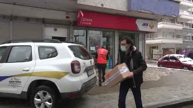 İlacı biten engelli kardeşler için belediye ekipleri seferber oldu İlacı biten engelli kardeşler için belediye ekipleri seferber oldu
