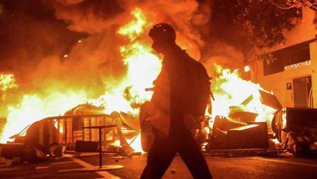 İspanya'da Rap sanatçısı Hasel'e destek için düzenlenen gösterilere polis müdahale etti