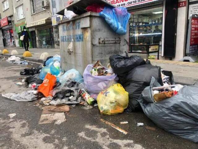Kadıköy Belediyesi ile DİSK anlaştı! Belediye işçilerinin günlerdir devam eden grevi sona erdi Kadıköy Belediyesi ile DİSK anlaştı! Belediye işçilerinin günlerdir devam eden grevi sona erdi