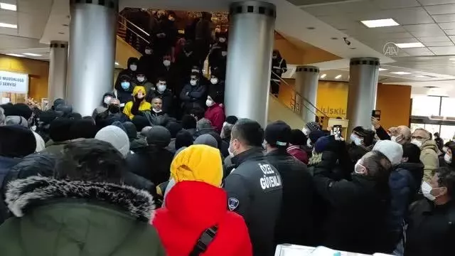 Kadıköy Belediyesi TİS'in imzalandığını duyurdu, işçiler tepki gösterdi Kadıköy Belediyesi TİS'in imzalandığını duyurdu, işçiler tepki gösterdi
