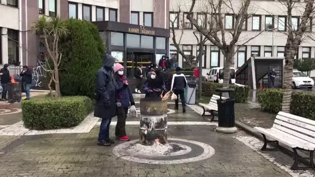 Kadıköy Belediyesindeki işçiler grevi sonlandırma kararı aldı Kadıköy Belediyesindeki işçiler grevi sonlandırma kararı aldı