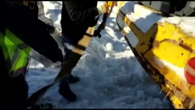 KAHRAMANMARAŞ - Karda mahsur kalan baba ve 2 çocuğu kurtarıldı KAHRAMANMARAŞ - Karda mahsur kalan baba ve 2 çocuğu kurtarıldı