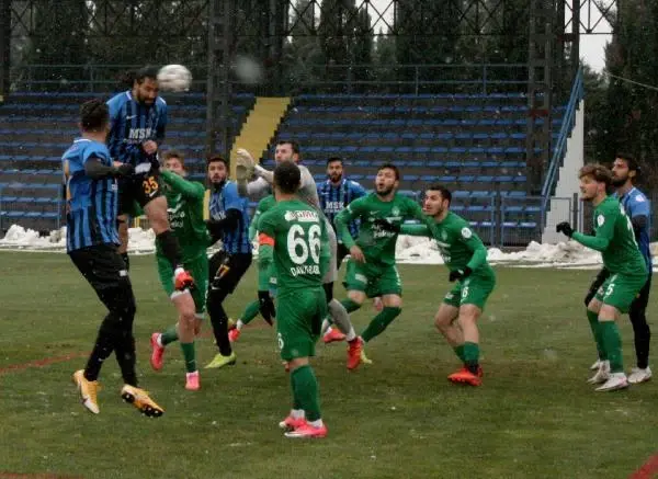 Karacabey Belediyespor - Kırklarelispor: 3-1 Karacabey Belediyespor - Kırklarelispor: 3-1