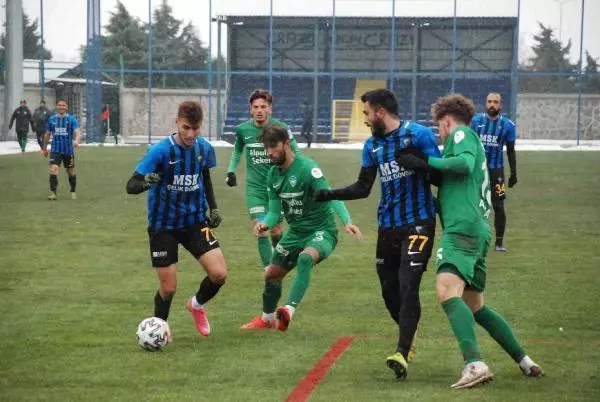 Karacabey Belediyespor - Kırklarelispor: 3-1 Karacabey Belediyespor - Kırklarelispor: 3-1