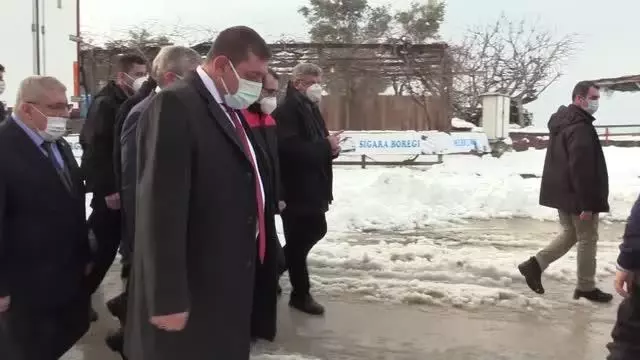 KASTAMONU - Bakan Dönmez, elektrik kesintileriyle ilgili konuştu KASTAMONU - Bakan Dönmez, elektrik kesintileriyle ilgili konuştu