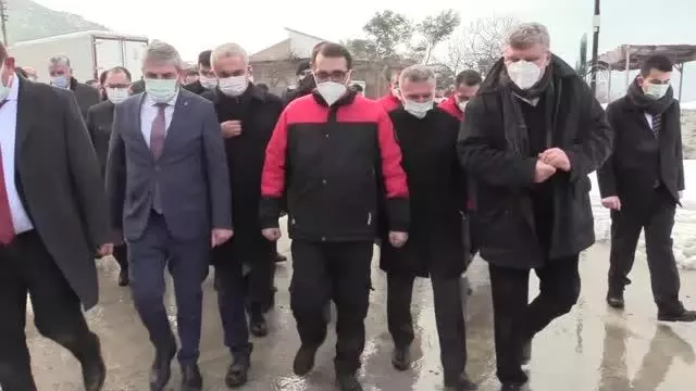 KASTAMONU - Bakan Dönmez, elektrik kesintileriyle ilgili konuştu KASTAMONU - Bakan Dönmez, elektrik kesintileriyle ilgili konuştu