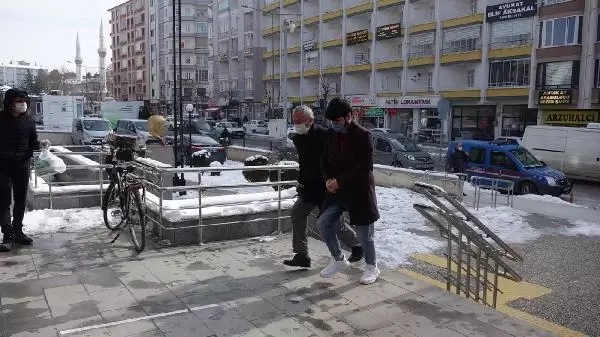 Kayıp kız çocuğu 43 gün sonra bulundu; 8 gözaltı (2) Kayıp kız çocuğu 43 gün sonra bulundu; 8 gözaltı (2)