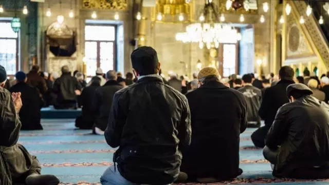 Kaza namazı nasıl kılınır? Kaza namazı kaç rekat? Kaza namazı için nasıl niyet edilir? Kaza namazı nasıl kılınır? Kaza namazı kaç rekat? Kaza namazı için nasıl niyet edilir?