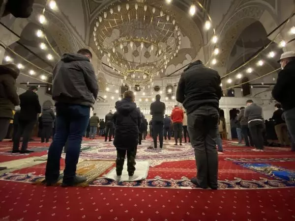 Son dakika haberi... Konya'da Regaip Kandili, koronavirüs tedbirleri altında kutlandı Son dakika haberi... Konya'da Regaip Kandili, koronavirüs tedbirleri altında kutlandı