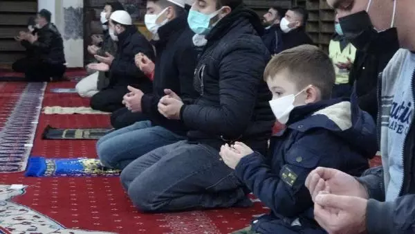 Son dakika haberi... Konya'da Regaip Kandili, koronavirüs tedbirleri altında kutlandı Son dakika haberi... Konya'da Regaip Kandili, koronavirüs tedbirleri altında kutlandı