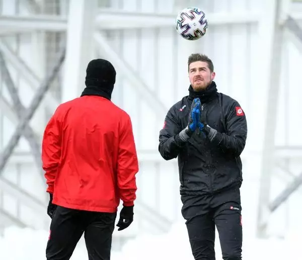 Konyaspor'da kaleci Sehic çalışmalara başladı Konyaspor'da kaleci Sehic çalışmalara başladı