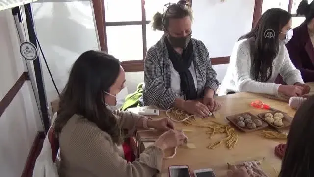 Köyceğiz'deki tarihi konak aromatik bitkiler atölyesine ev sahipliği yapıyor Köyceğiz'deki tarihi konak aromatik bitkiler atölyesine ev sahipliği yapıyor