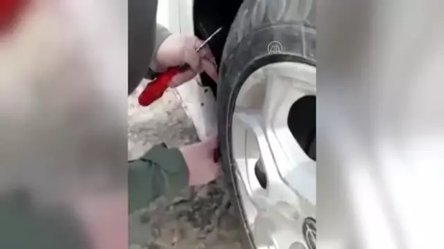 Otomobilin kapı içlerine gizlenmiş 14 kilo 625 gram eroin bulundu Otomobilin kapı içlerine gizlenmiş 14 kilo 625 gram eroin bulundu