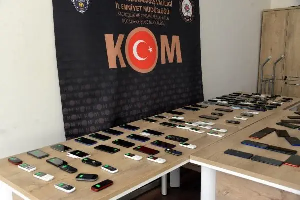 Son dakika haber: Polis, ele geçirdiği kaçak cep telefonuyla 'uzay' yazdı Son dakika haber: Polis, ele geçirdiği kaçak cep telefonuyla 'uzay' yazdı