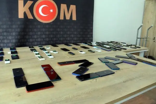 Son dakika haber: Polis, ele geçirdiği kaçak cep telefonuyla 'uzay' yazdı Son dakika haber: Polis, ele geçirdiği kaçak cep telefonuyla 'uzay' yazdı