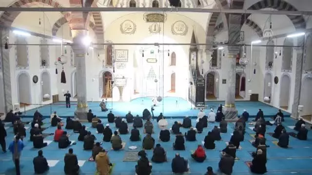 Regaip Kandili dualarla idrak edildi Regaip Kandili dualarla idrak edildi