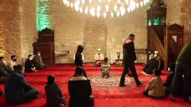 Regaip Kandili dualarla idrak edildi Regaip Kandili dualarla idrak edildi