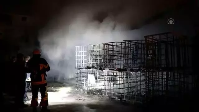 Sabun için yağ üreten tesiste çıkan yangın söndürüldü Sabun için yağ üreten tesiste çıkan yangın söndürüldü