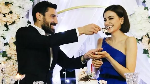 Şener Özbayraklı ve Şilan Makal çiftinden güzel haber! 3 aylık hamile... Şener Özbayraklı ve Şilan Makal çiftinden güzel haber! 3 aylık hamile...