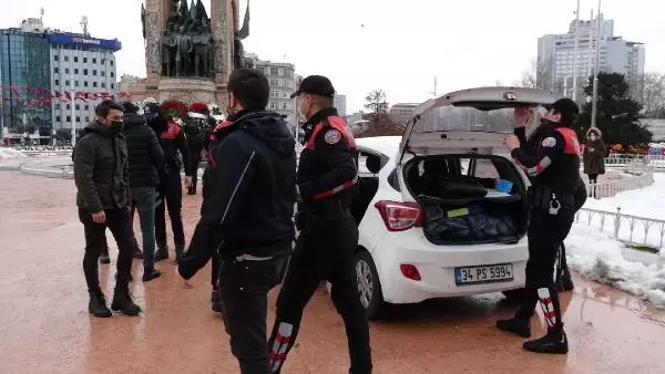 Taksim Meydanı'nda hareketli anlar Taksim Meydanı'nda hareketli anlar