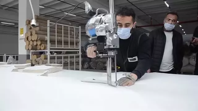 Tekstil fabrikaları ekonomiye katkı sunuyor Tekstil fabrikaları ekonomiye katkı sunuyor