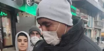 Tele takılan kumruyu itfaiyeciler kurtardı