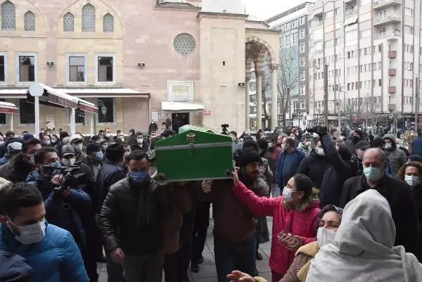 Tokkal çifti ve çocukları, son yolculuklarına uğurlanıyor; Annenin feryadı yürek yaktı (2) Tokkal çifti ve çocukları, son yolculuklarına uğurlanıyor; Annenin feryadı yürek yaktı (2)