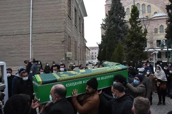 Tokkal çifti ve çocukları, son yolculuklarına uğurlanıyor; Annenin feryadı yürek yaktı (2) Tokkal çifti ve çocukları, son yolculuklarına uğurlanıyor; Annenin feryadı yürek yaktı (2)