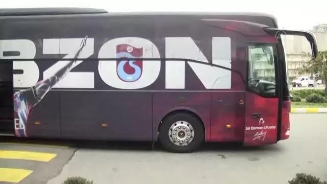 Trabzonspor, Medipol Başakşehir maçı için İstanbul'a gitti