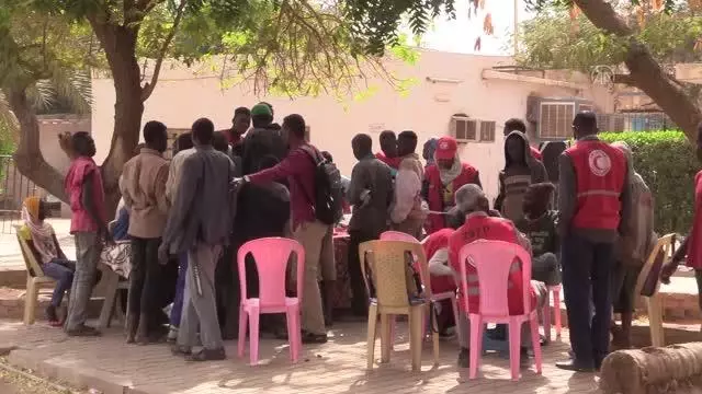 Son dakika haber... Türk Kızılaydan Sudan'da kimsesiz çocuklara giysi desteği Son dakika haber... Türk Kızılaydan Sudan'da kimsesiz çocuklara giysi desteği