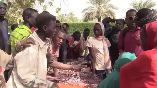 Son dakika haber... Türk Kızılaydan Sudan'da kimsesiz çocuklara giysi desteği Son dakika haber... Türk Kızılaydan Sudan'da kimsesiz çocuklara giysi desteği