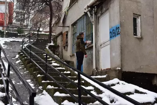 Tuzla'da son 4 günde 8 bin kişilik sıcak yemek dağıtıldı Tuzla'da son 4 günde 8 bin kişilik sıcak yemek dağıtıldı