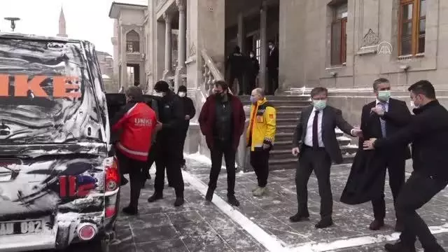 Vali Aydoğdu, karla mücadele eden ekipleri ziyaret etti Vali Aydoğdu, karla mücadele eden ekipleri ziyaret etti