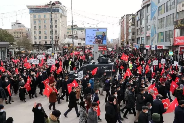 Son dakika haber | Erciş'te binler terör örgütü PKK'ya tepki için yürüdü Son dakika haber | Erciş'te binler terör örgütü PKK'ya tepki için yürüdü