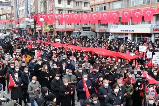 Son dakika haber | Erciş'te binler terör örgütü PKK'ya tepki için yürüdü Son dakika haber | Erciş'te binler terör örgütü PKK'ya tepki için yürüdü