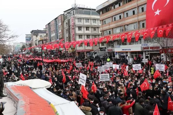 Son dakika! Gara'da 13 Türk vatandaşının şehit edilmesine tepki yürüyüşü (3) Son dakika! Gara'da 13 Türk vatandaşının şehit edilmesine tepki yürüyüşü (3)