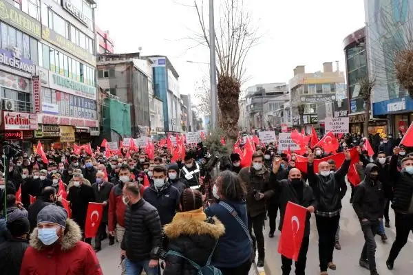 Son dakika! Gara'da 13 Türk vatandaşının şehit edilmesine tepki yürüyüşü (3) Son dakika! Gara'da 13 Türk vatandaşının şehit edilmesine tepki yürüyüşü (3)
