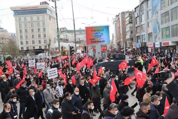 Son dakika! Gara'da 13 Türk vatandaşının şehit edilmesine tepki yürüyüşü (3) Son dakika! Gara'da 13 Türk vatandaşının şehit edilmesine tepki yürüyüşü (3)