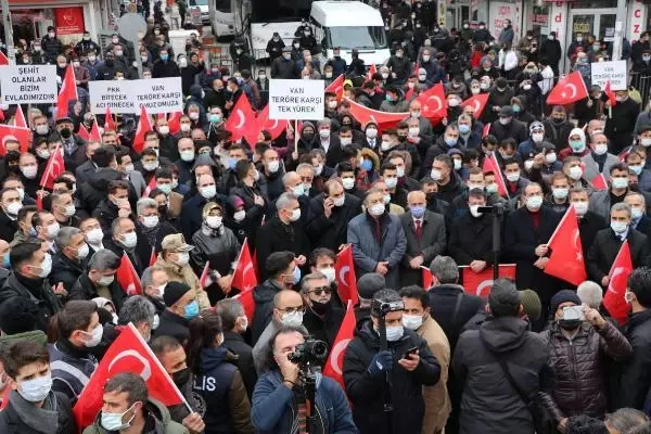 Son dakika! Gara'da 13 Türk vatandaşının şehit edilmesine tepki yürüyüşü (3) Son dakika! Gara'da 13 Türk vatandaşının şehit edilmesine tepki yürüyüşü (3)