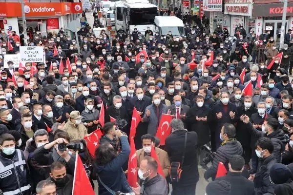 Son dakika! Gara'da 13 Türk vatandaşının şehit edilmesine tepki yürüyüşü (3) Son dakika! Gara'da 13 Türk vatandaşının şehit edilmesine tepki yürüyüşü (3)