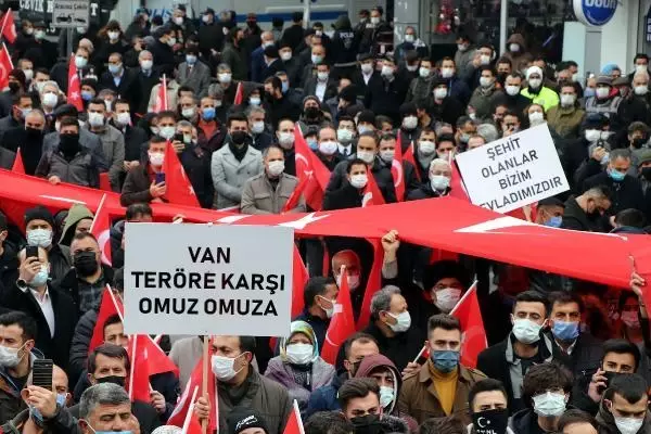 Son dakika! Gara'da 13 Türk vatandaşının şehit edilmesine tepki yürüyüşü (3) Son dakika! Gara'da 13 Türk vatandaşının şehit edilmesine tepki yürüyüşü (3)