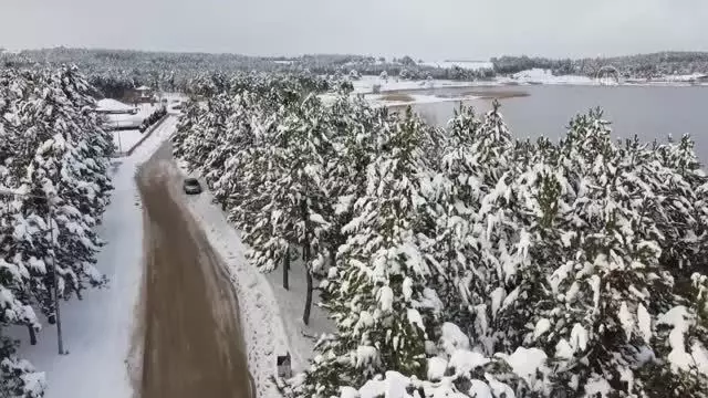 41 yıllık gölet beyaz gelinliğini giydi 41 yıllık gölet beyaz gelinliğini giydi