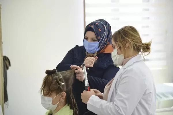 Son dakika gündem: 45 yaşında üniversite okuyup, güzellik eğitmeni oldu Son dakika gündem: 45 yaşında üniversite okuyup, güzellik eğitmeni oldu