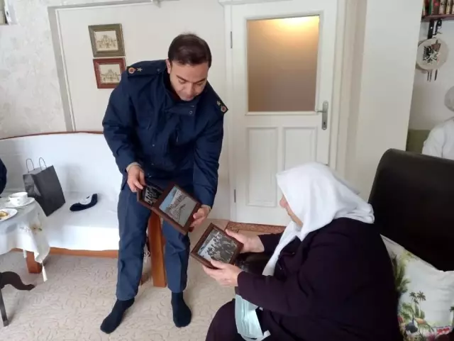 'Mahide nine'nin ördüğü atkılar Şırnak'taki askerleri ısıtacak 'Mahide nine'nin ördüğü atkılar Şırnak'taki askerleri ısıtacak