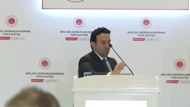 Son dakika haberi... Adalet Bakanı Gül: 'Teröre bel bağlayanların aynı zamanda barış sözcülüğüne soyunmaları asla kabul edilemez' Son dakika haberi... Adalet Bakanı Gül: 'Teröre bel bağlayanların aynı zamanda barış sözcülüğüne soyunmaları asla kabul edilemez'
