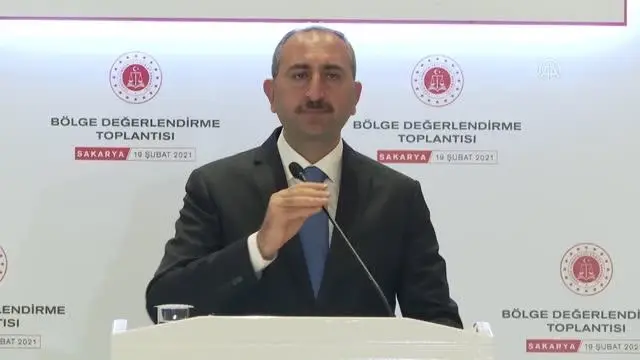 Son dakika haberi... Adalet Bakanı Gül: 'Teröre bel bağlayanların aynı zamanda barış sözcülüğüne soyunmaları asla kabul edilemez' Son dakika haberi... Adalet Bakanı Gül: 'Teröre bel bağlayanların aynı zamanda barış sözcülüğüne soyunmaları asla kabul edilemez'