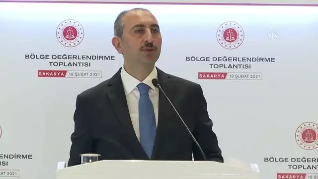 Adalet Bakanı Gül: 'Yeni yüzyıla yeni bir anayasayla daha demokratik, daha özgürlükçü, daha kuşatıcı bir toplumsal sözleşmeyle girmeyi hepimiz ümit... Adalet Bakanı Gül: 'Yeni yüzyıla yeni bir anayasayla daha demokratik, daha özgürlükçü, daha kuşatıcı bir toplumsal sözleşmeyle girmeyi hepimiz ümit...